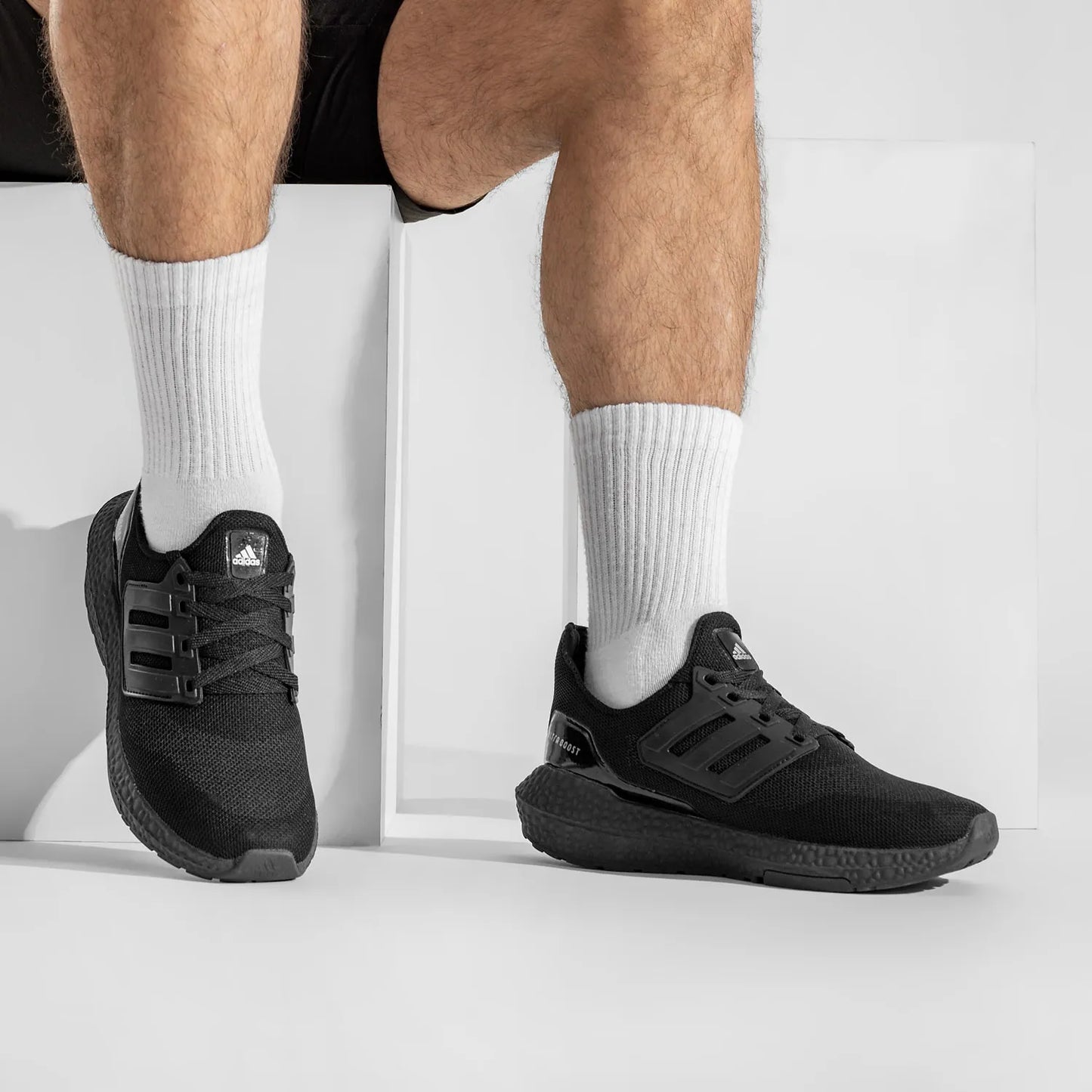 Adidas UltraBoost - Preto