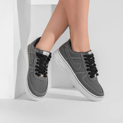 Nike Air Force 1 - Preto Branco