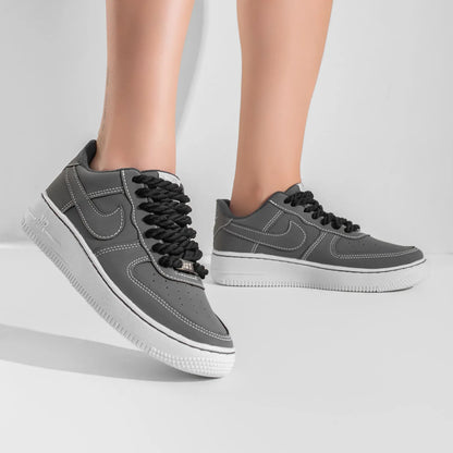 Nike Air Force 1 - Preto Branco