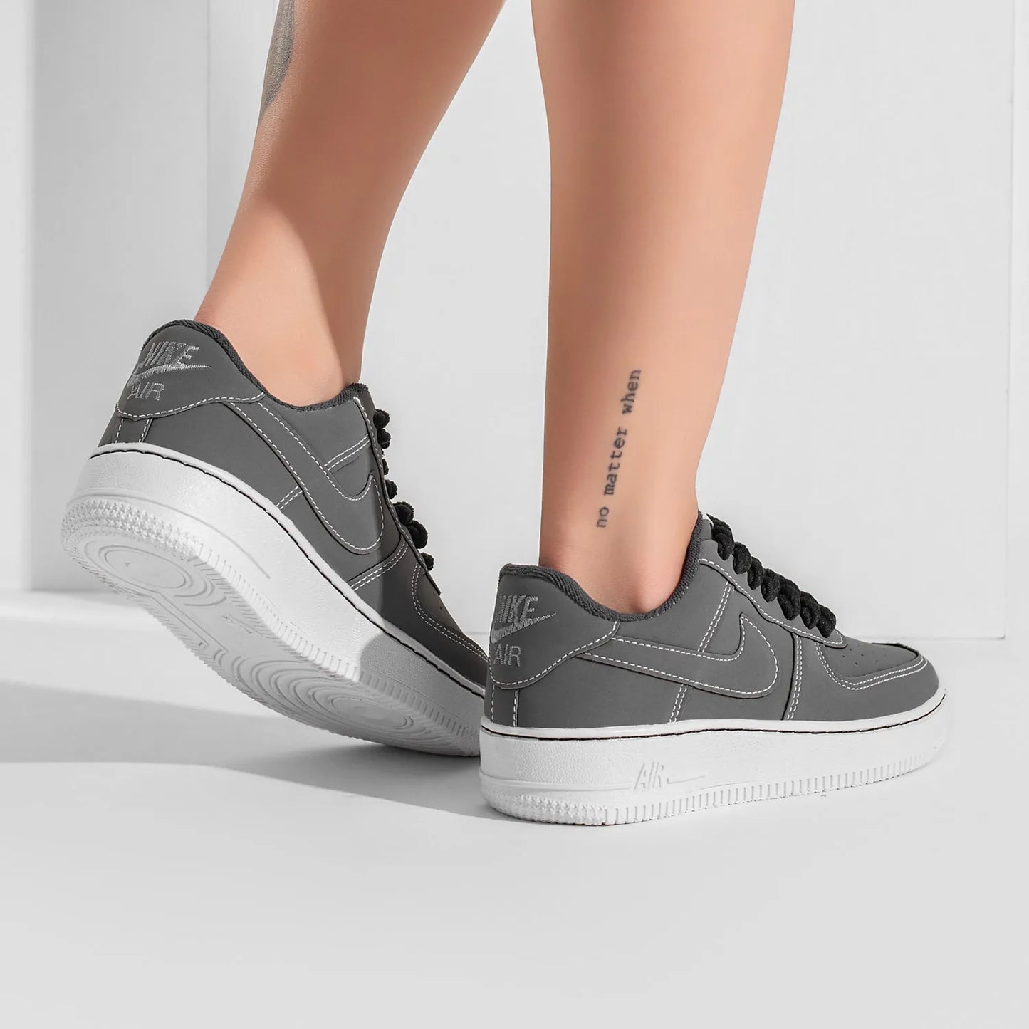 Nike Air Force 1 - Preto Branco